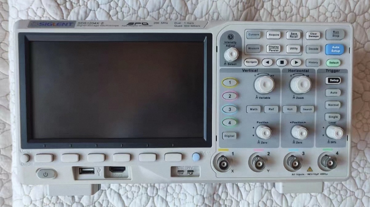 SIGLENT SDS1204X-E 200MHz 4チャン - Digital Storage Oscilloscope 4 Channel 100Mhz のレビューと価格